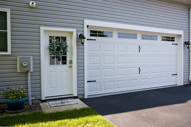 24/7 Emergency Garage Door Roller Replacement experts in Lake Villa, IL